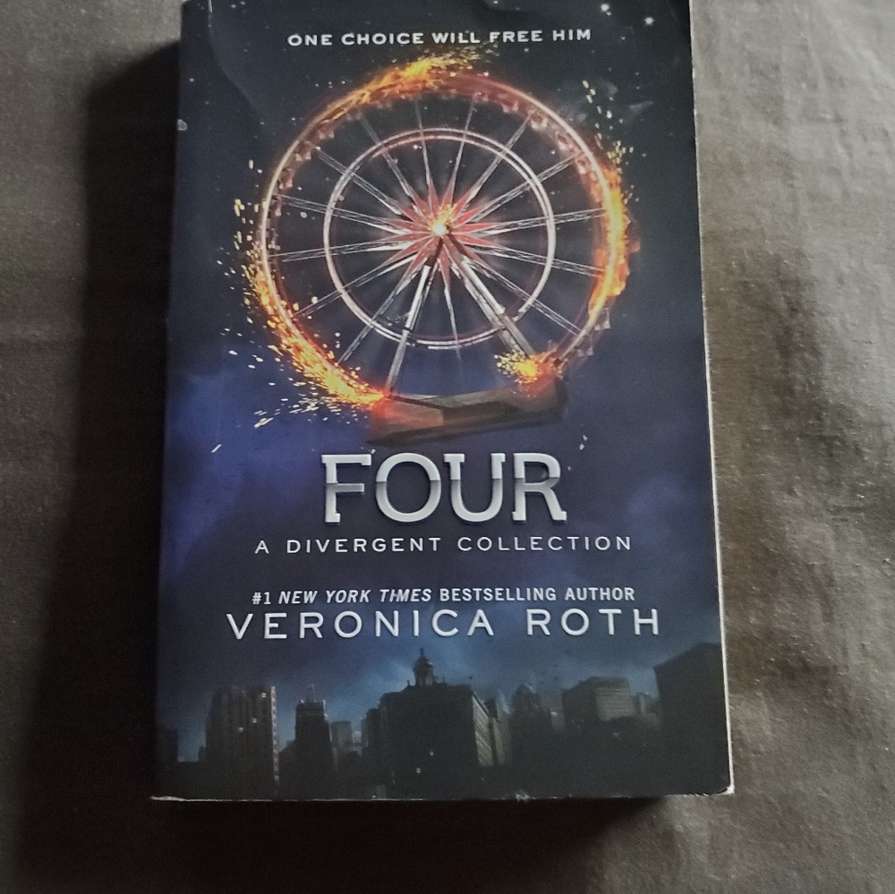 Four by Veronica Roth Divergent Collection Book